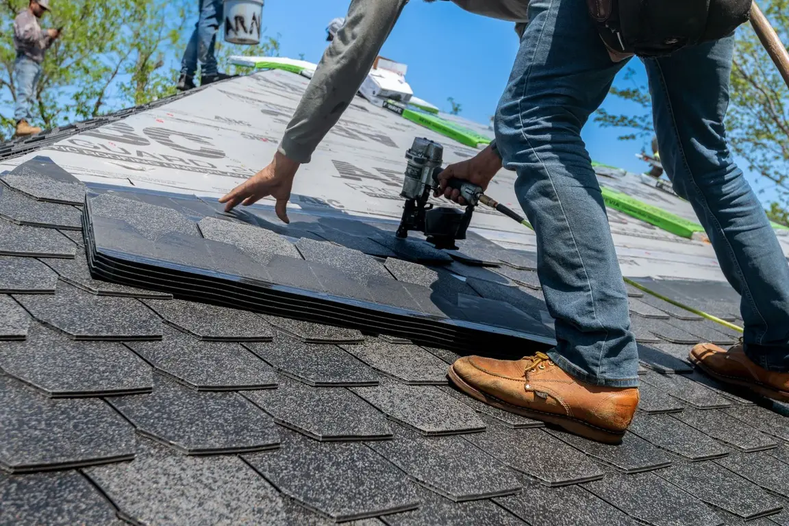 Roofing service in Cleveland, OH